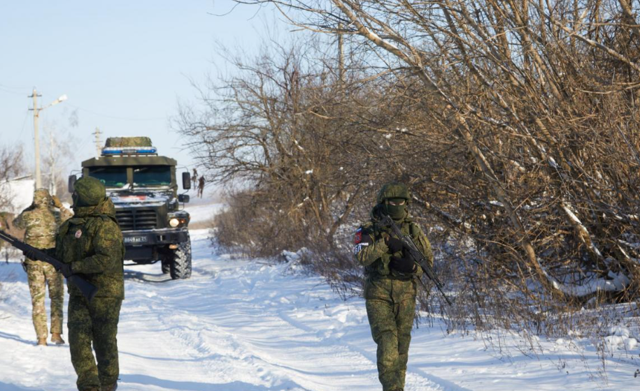 У Мирнограді росіяни встановлюють безліч антен: чого прагне ворог